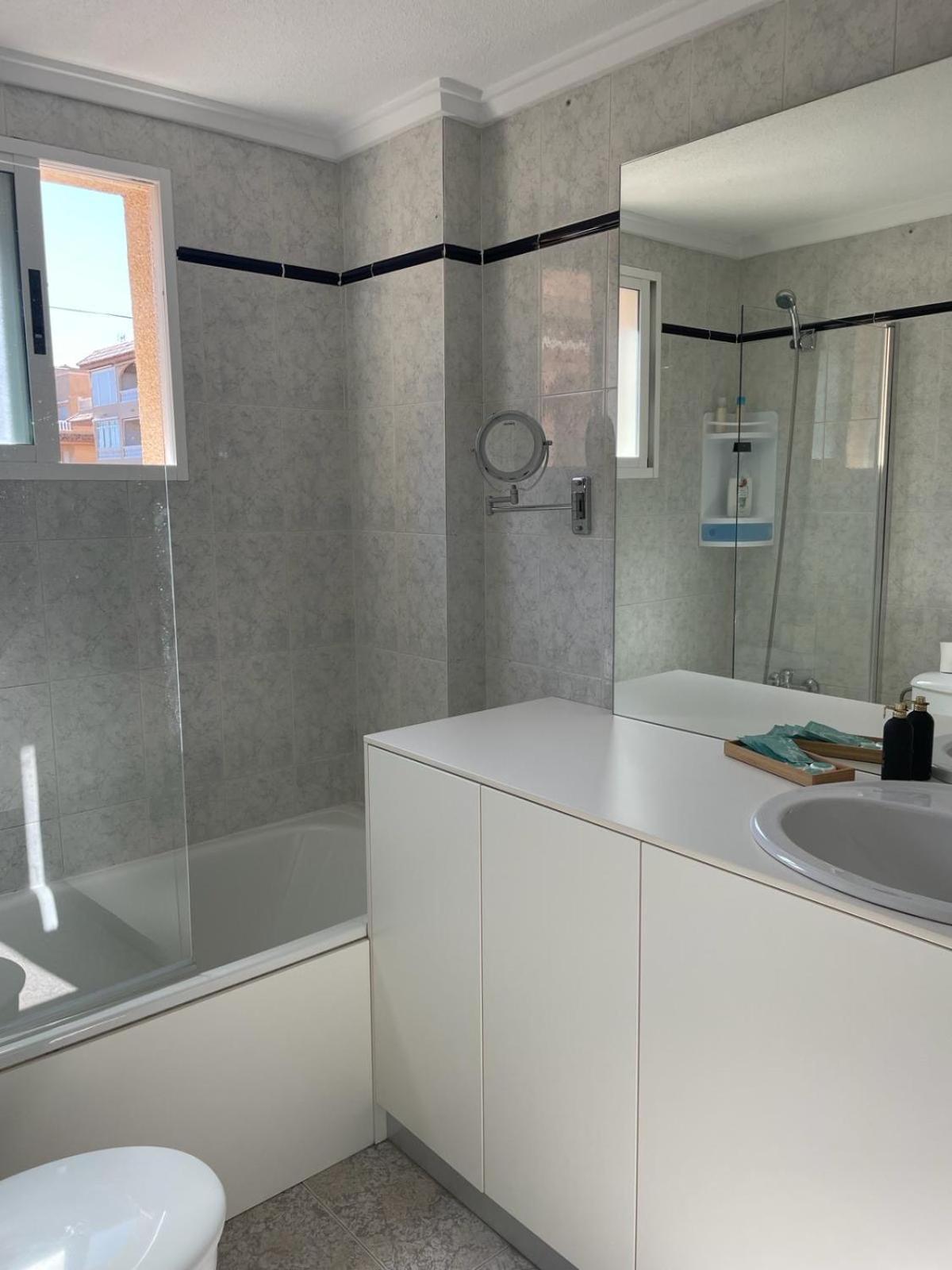 Apartament La Mata Торевиеха Екстериор снимка